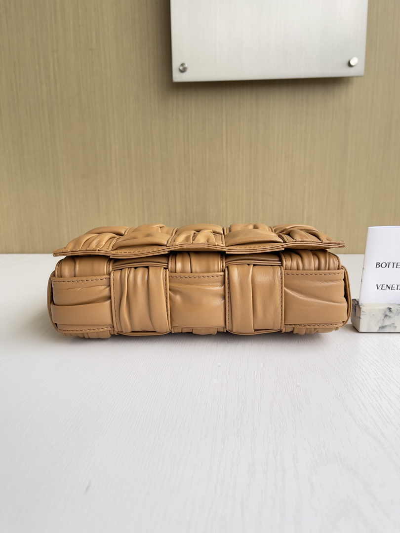 Bottega Veneta Cassette Bag 717089 Calfskin Tan