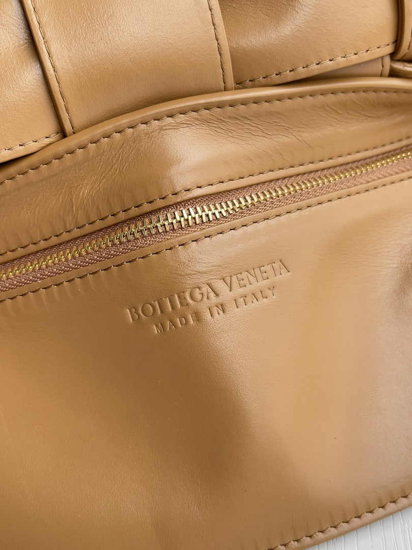 Bottega Veneta Cassette Bag 717089 Calfskin Tan