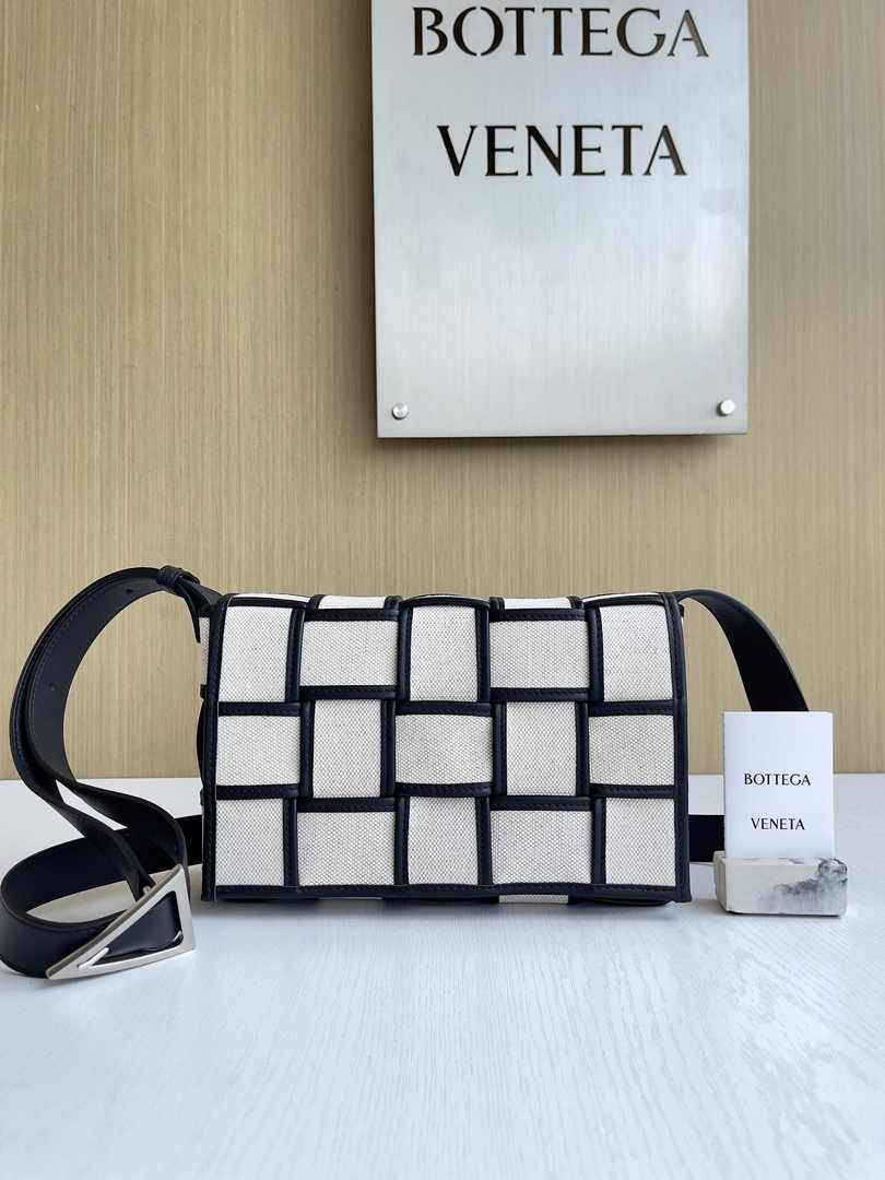 Bottega Veneta Cassette Bag 741451 Cotton Beige Silver