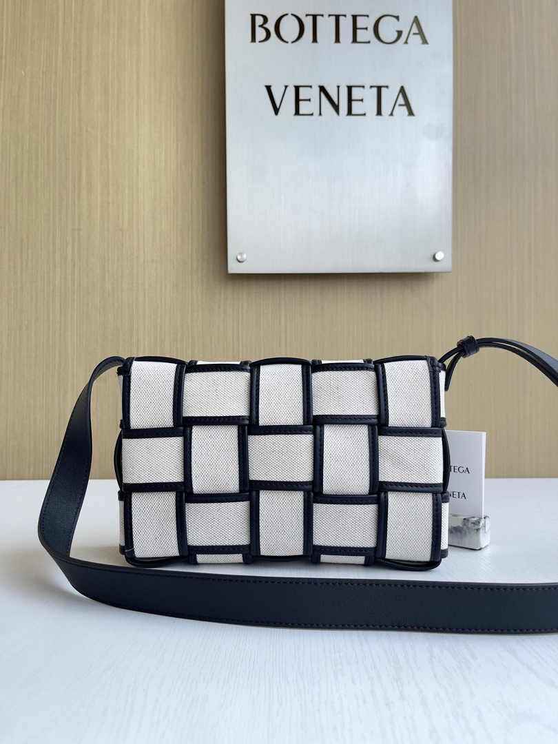 Bottega Veneta Cassette Bag 741451 Cotton Beige Silver