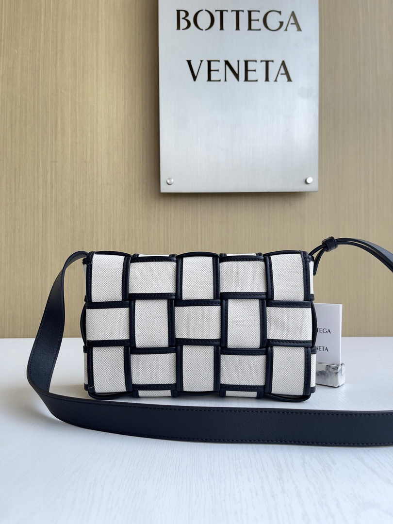 Bottega Veneta Cassette Bag 741451 Cotton Beige Silver