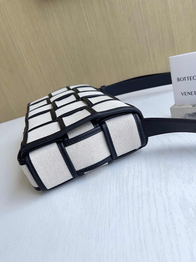 Bottega Veneta Cassette Bag 741451 Cotton Beige Silver