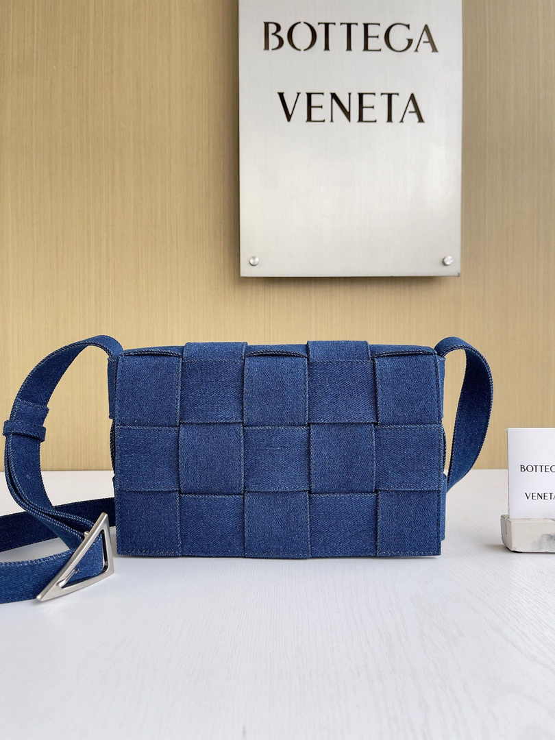 Bottega Veneta Cassette Bag 744020  In Denim In Blue