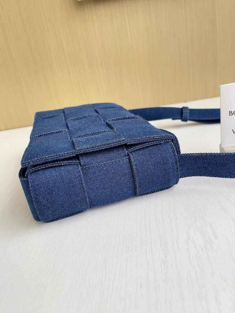 Bottega Veneta Cassette Bag 744020  In Denim In Blue