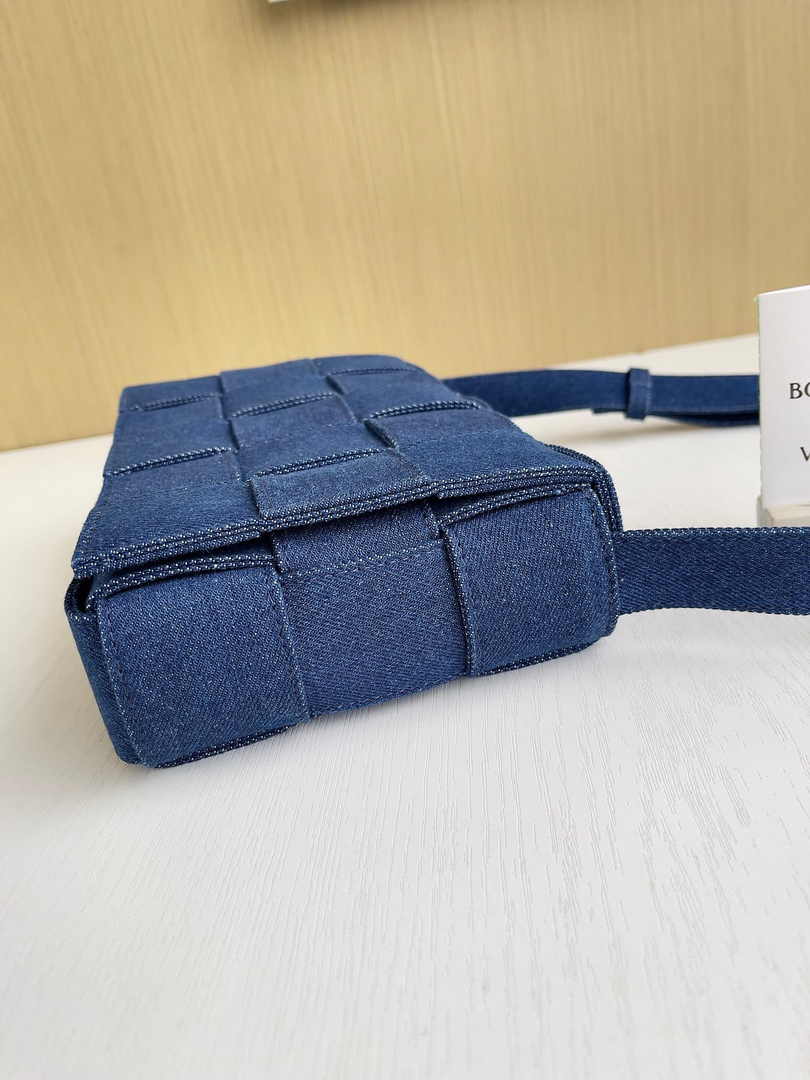 Bottega Veneta Cassette Bag 744020  In Denim In Blue