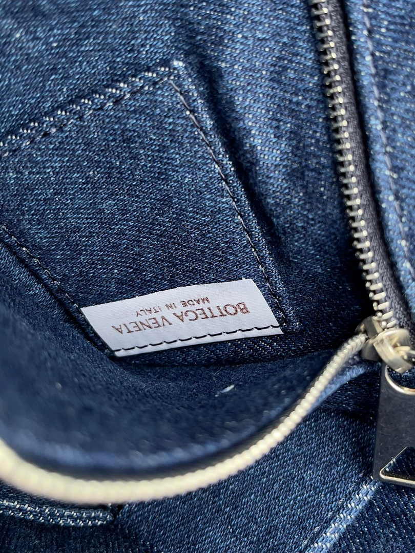 Bottega Veneta Cassette Bag 744020  In Denim In Blue