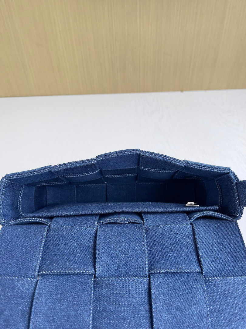 Bottega Veneta Cassette Bag 744020  In Denim In Blue
