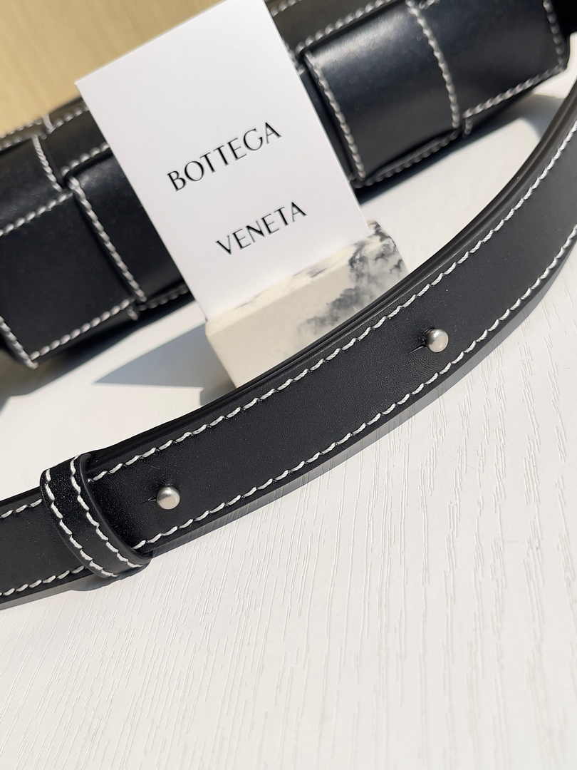 Bottega Veneta Cassette Bag 758105 Calfskin Black