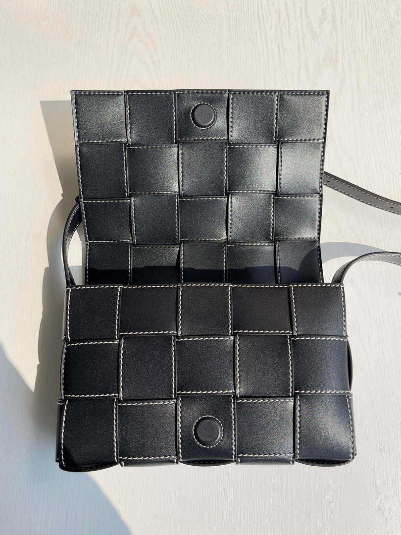 Bottega Veneta Cassette Bag 758105 Calfskin Black