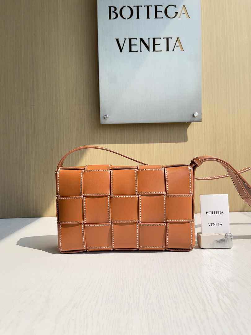 Bottega Veneta Cassette Bag 758105 Calfskin Brown