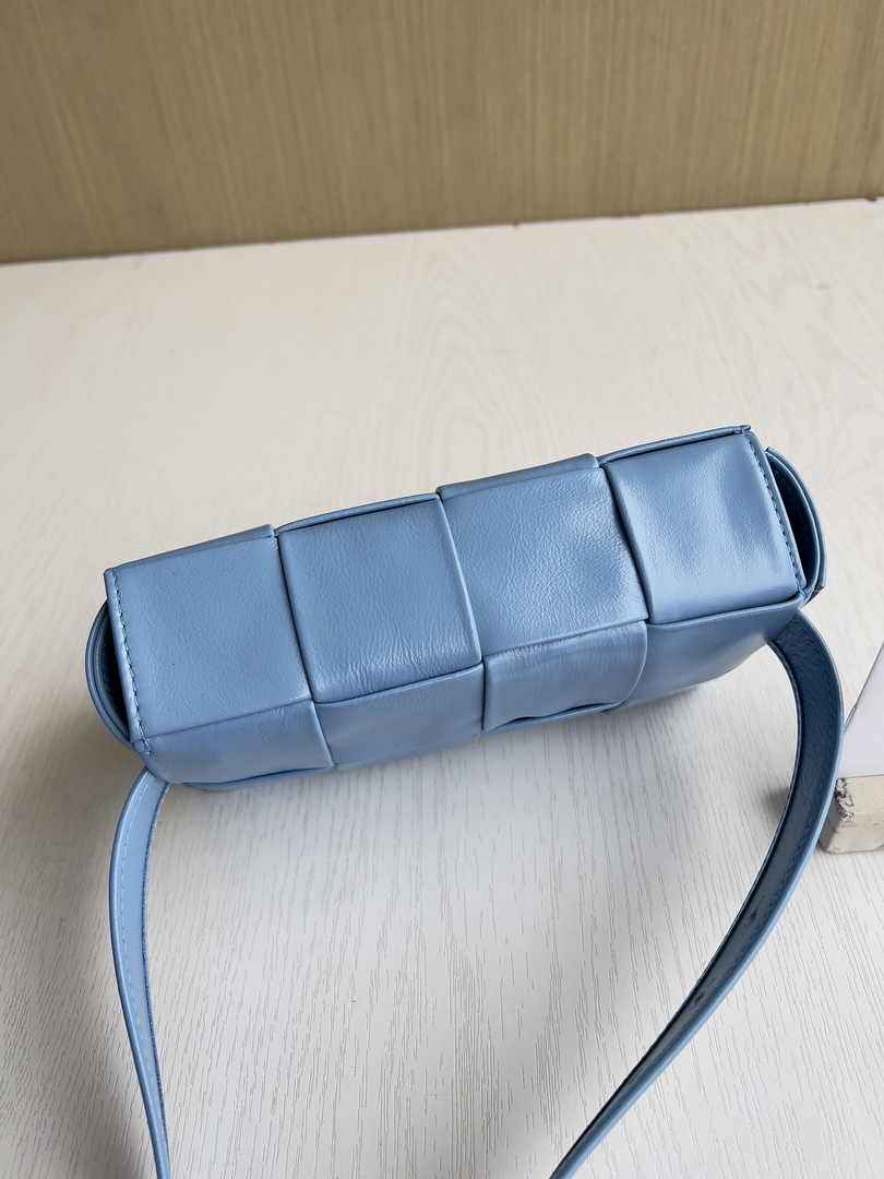 Bottega Veneta Cassette Belt Bag 651053 Lambskin Blue