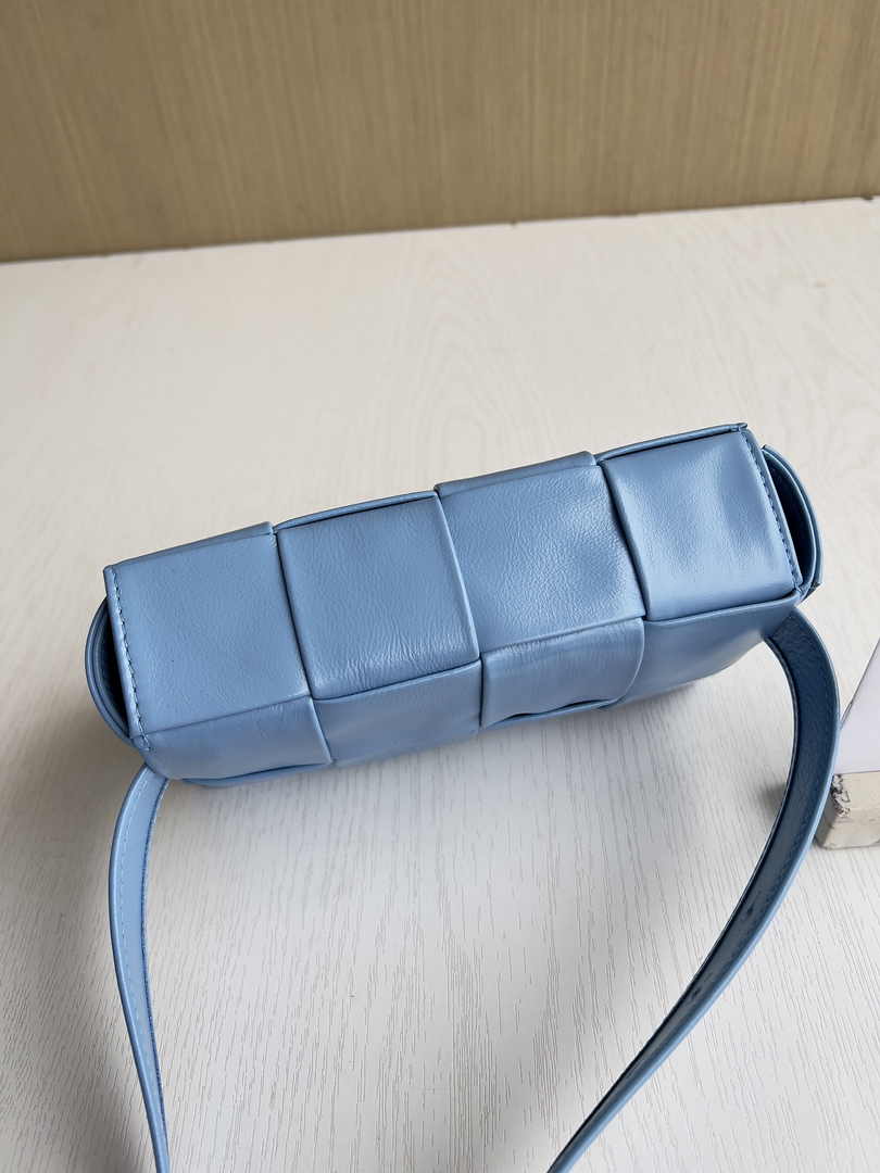 Bottega Veneta Cassette Belt Bag 651053 Lambskin Blue