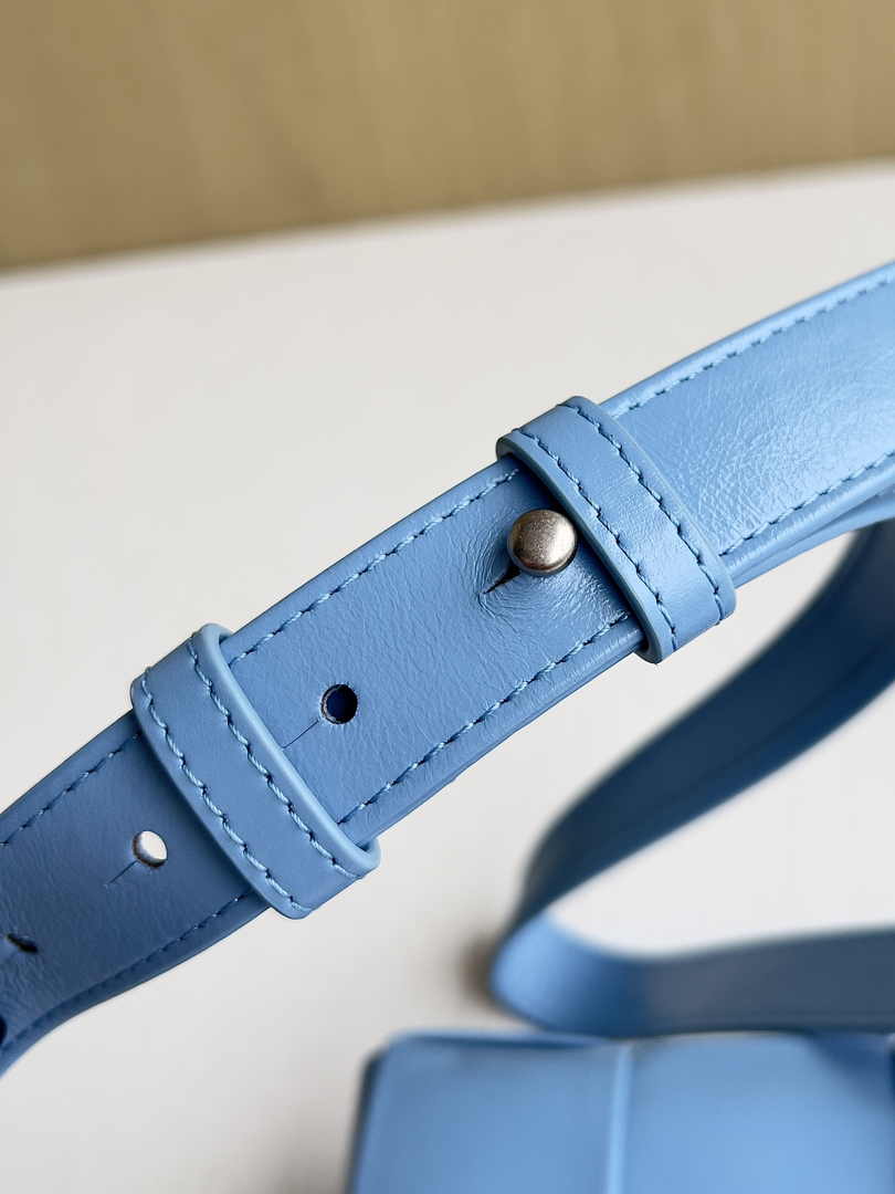 Bottega Veneta Cassette Belt Bag 651053 Lambskin Blue
