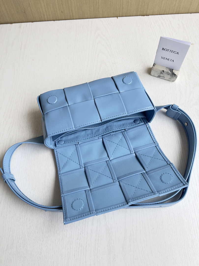 Bottega Veneta Cassette Belt Bag 651053 Lambskin Blue