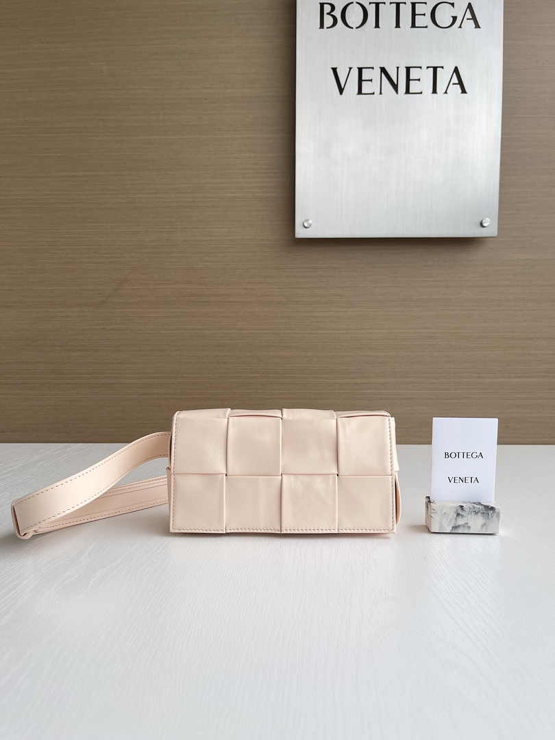 Bottega Veneta Cassette Belt Bag 651053 Lambskin Light Pink