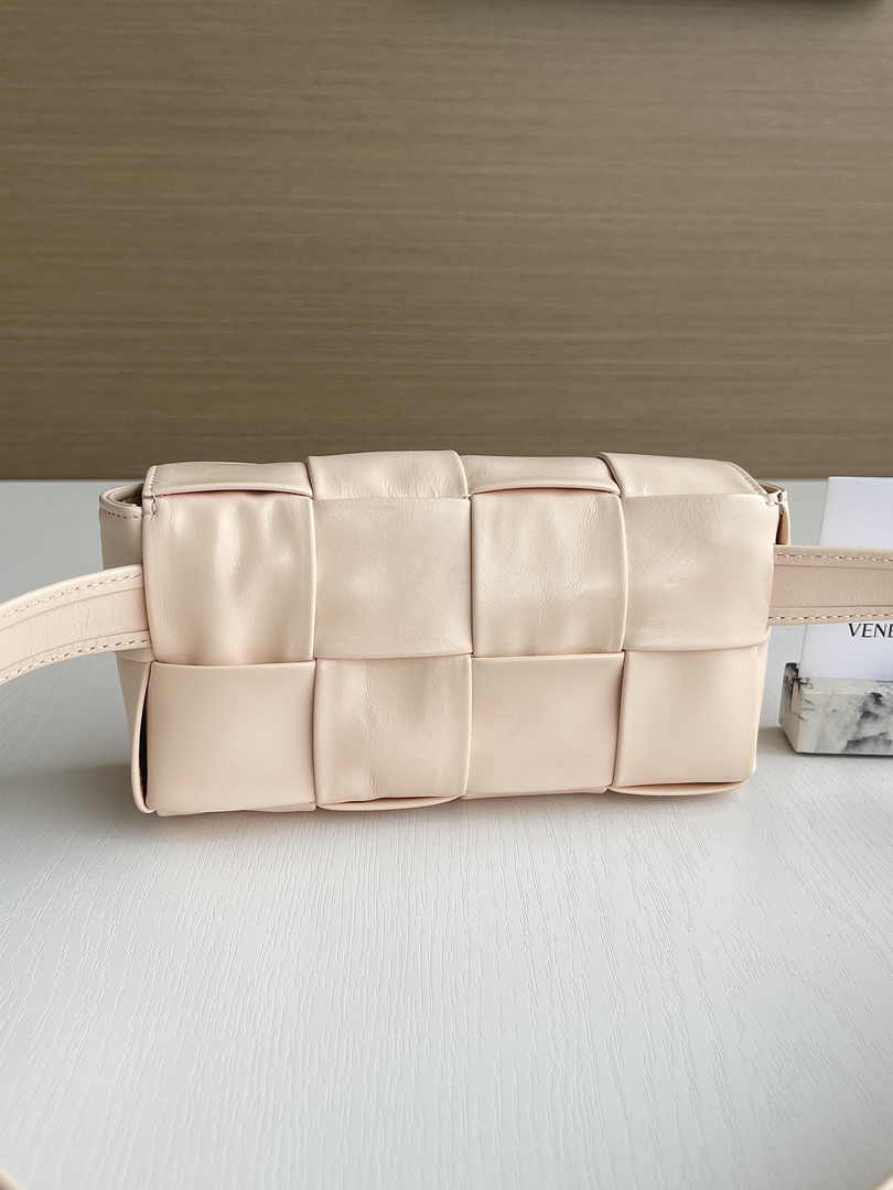 Bottega Veneta Cassette Belt Bag 651053 Lambskin Light Pink