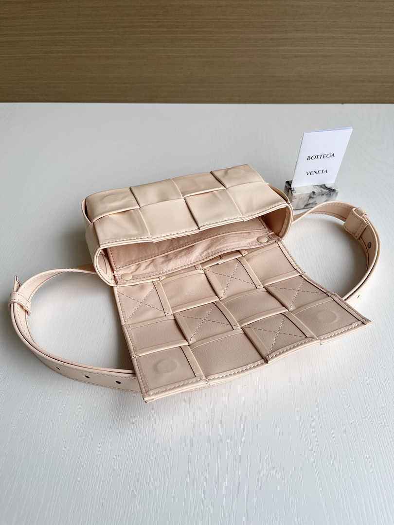 Bottega Veneta Cassette Belt Bag 651053 Lambskin Light Pink