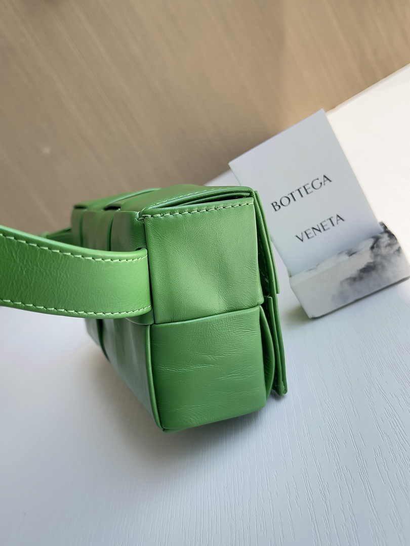 Bottega Veneta Cassette Belt Bag 651053 Lambskin Green