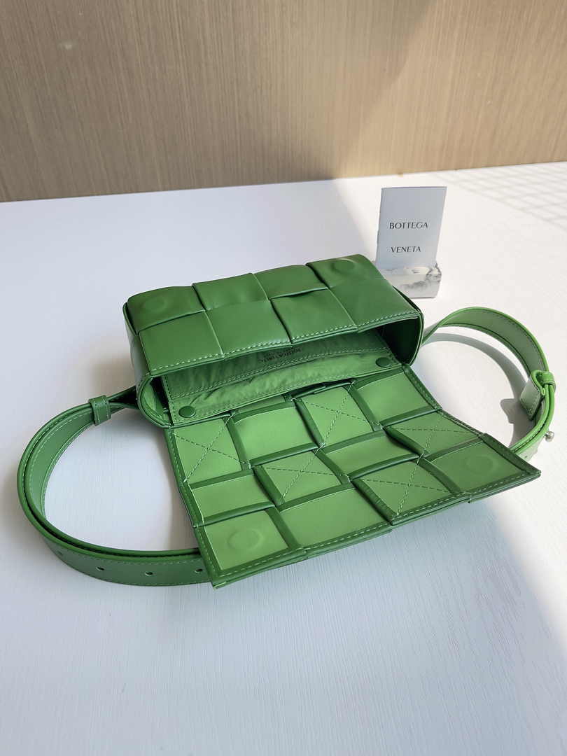 Bottega Veneta Cassette Belt Bag 651053 Lambskin Green