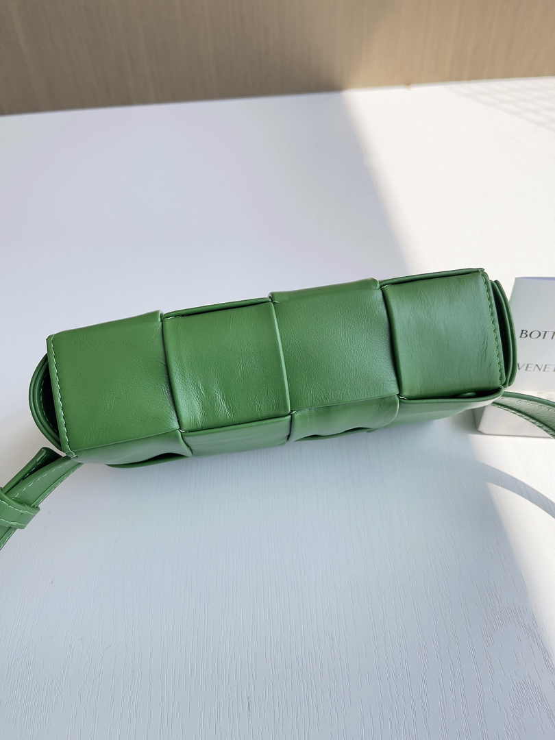 Bottega Veneta Cassette Belt Bag 651053 Lambskin Green