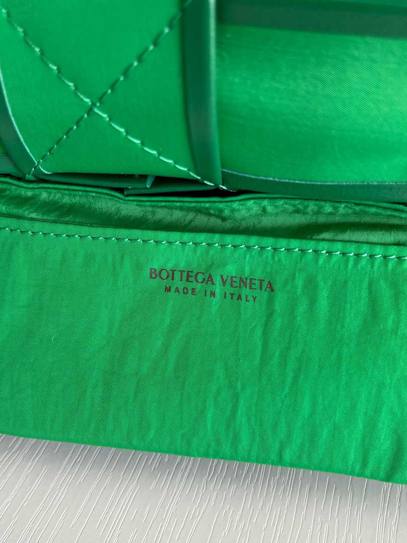Bottega Veneta Cassette Belt Bag 651053 Lambskin Dark Green