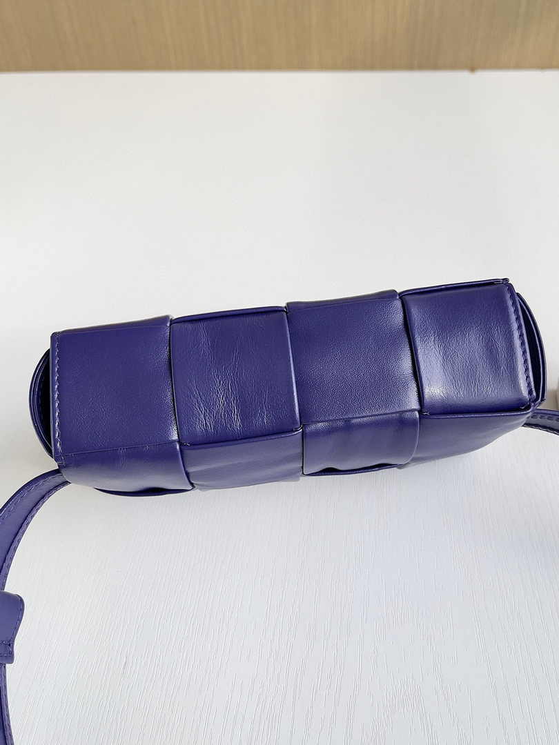 Bottega Veneta Cassette Belt Bag 651053 Lambskin Purple