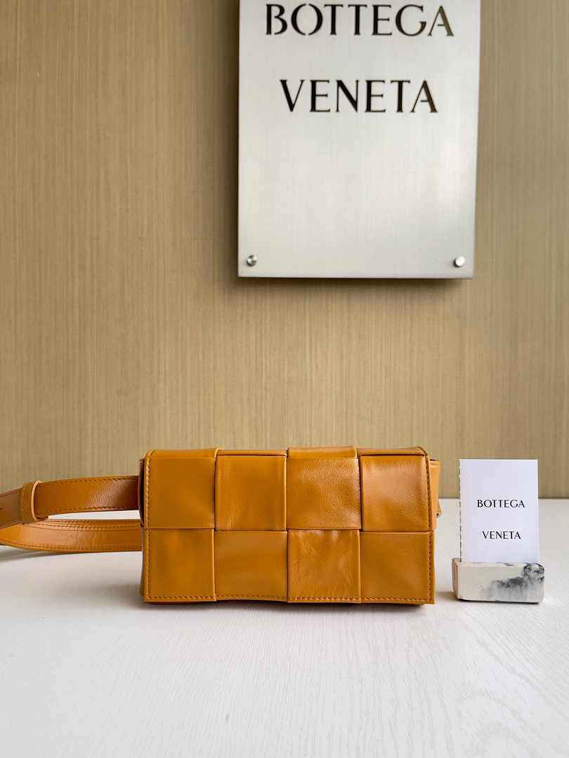 Bottega Veneta Cassette Belt Bag 651053 Lambskin Brown