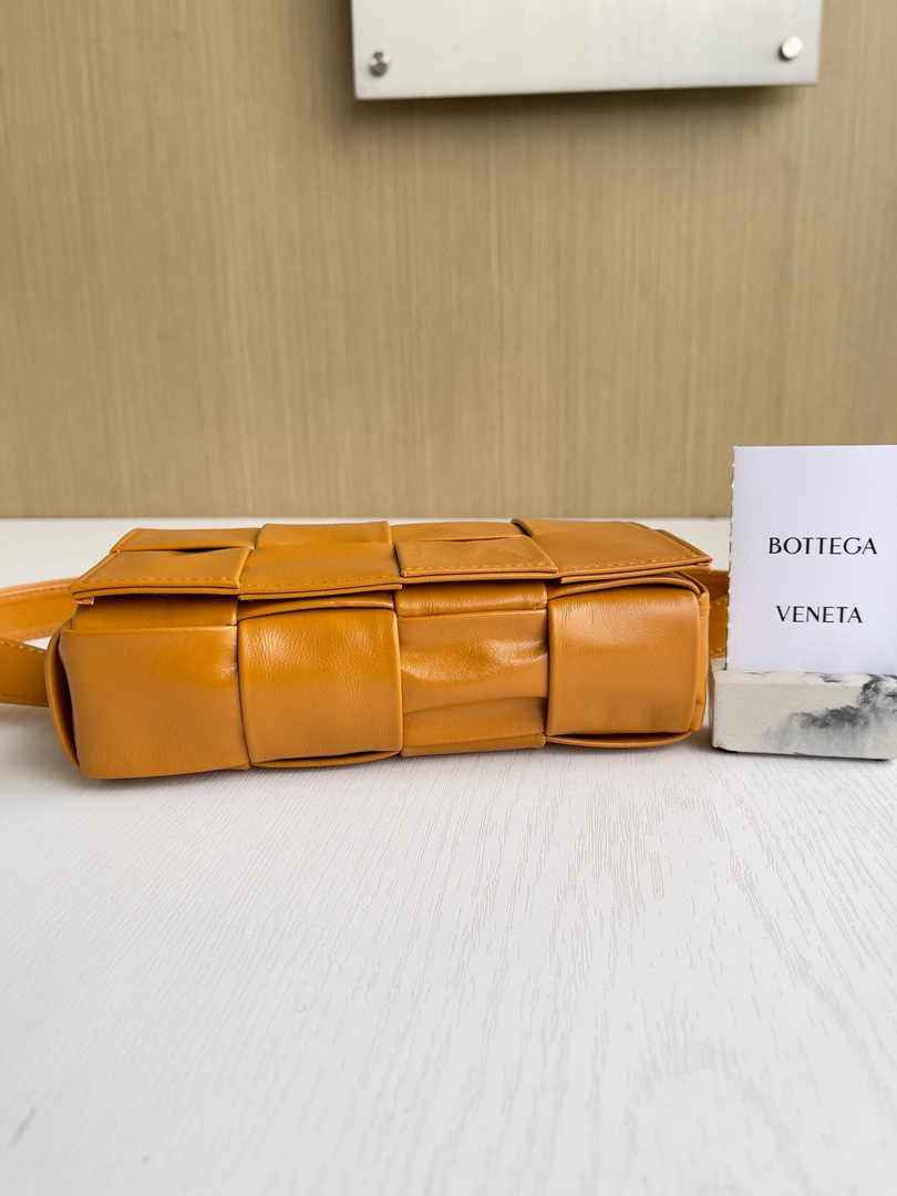 Bottega Veneta Cassette Belt Bag 651053 Lambskin Brown