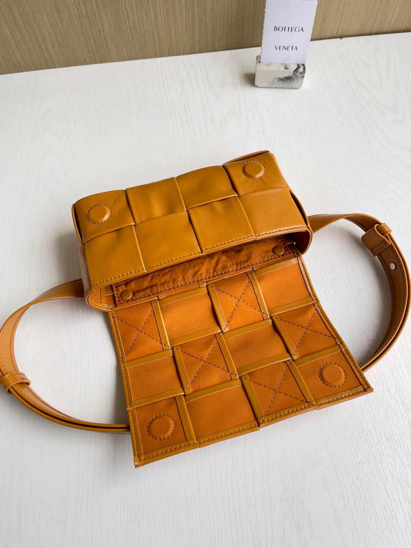 Bottega Veneta Cassette Belt Bag 651053 Lambskin Brown