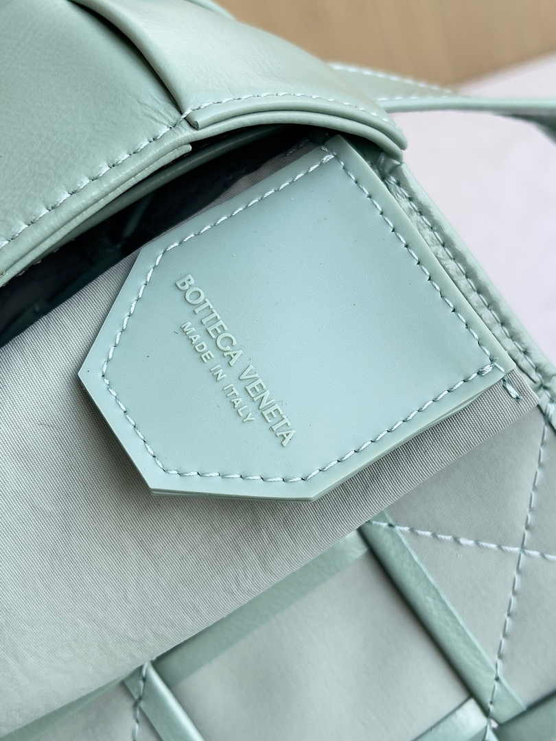 Bottega Veneta Cassette Belt Bag 651053 Lambskin Light Green