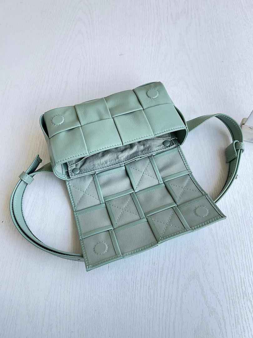 Bottega Veneta Cassette Belt Bag 651053 Lambskin Light Green