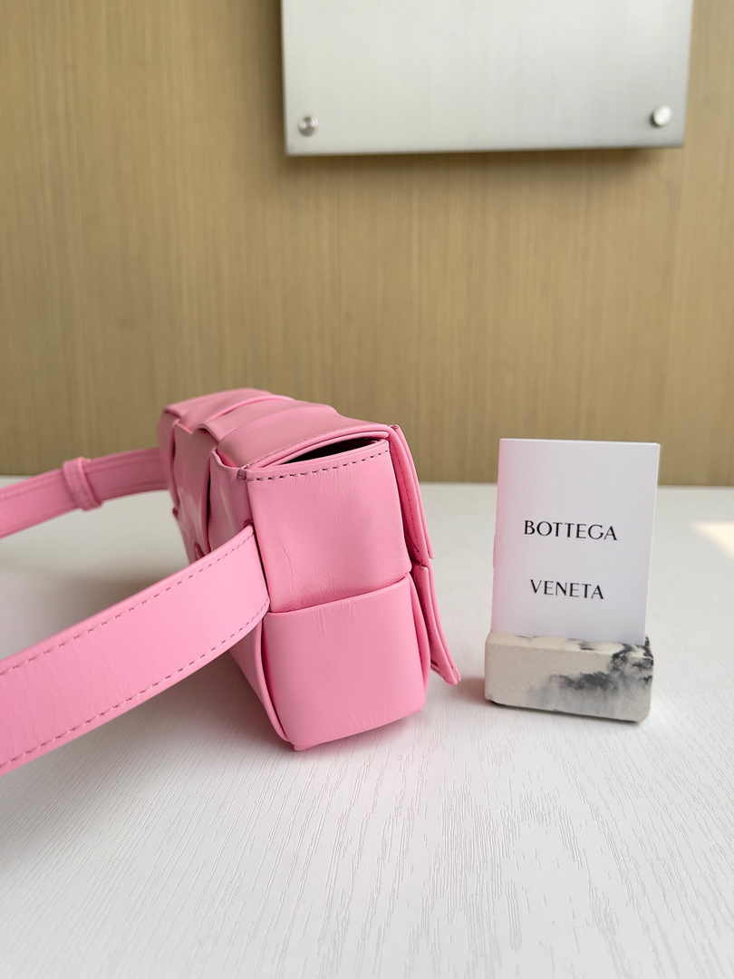 Bottega Veneta Cassette Belt Bag 651053 Lambskin Pink
