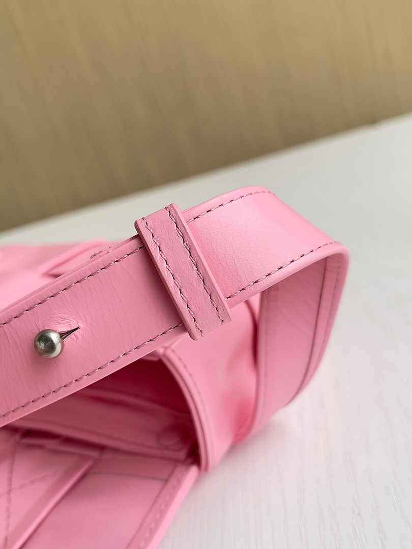 Bottega Veneta Cassette Belt Bag 651053 Lambskin Pink