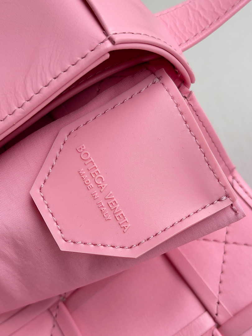 Bottega Veneta Cassette Belt Bag 651053 Lambskin Pink