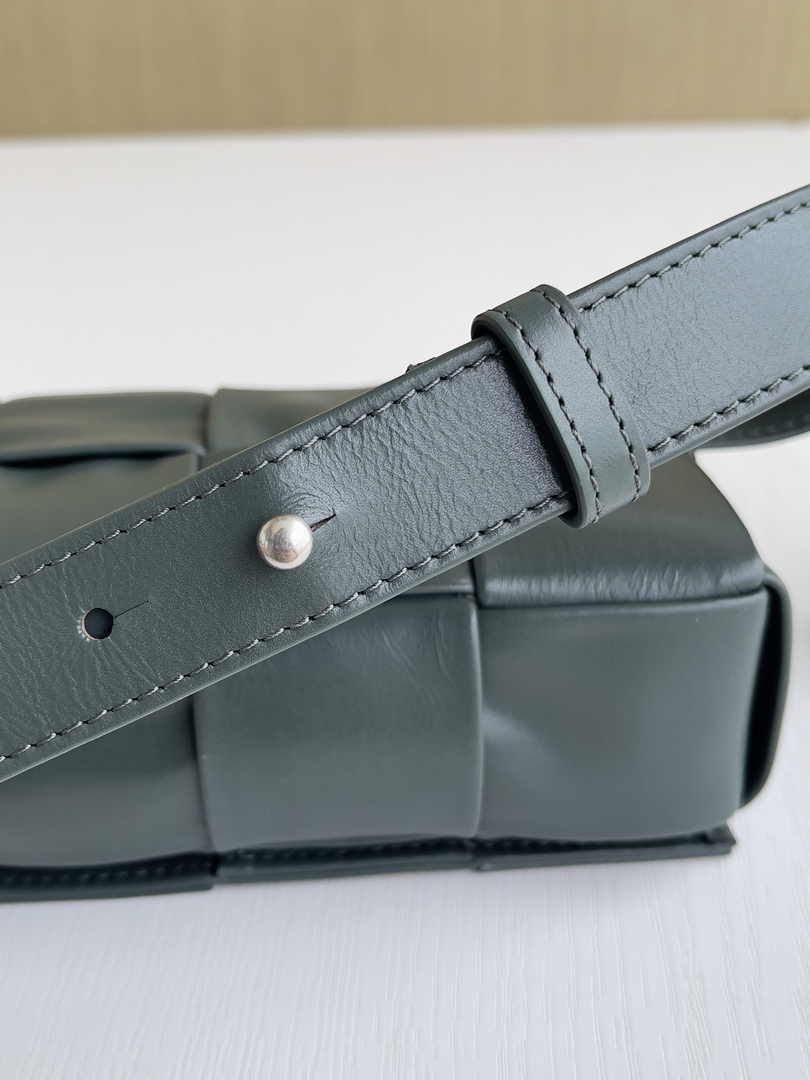 Bottega Veneta Cassette Belt Bag 651053 Lambskin Dark Green