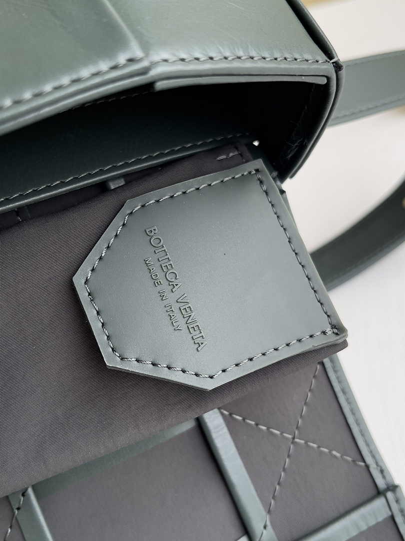 Bottega Veneta Cassette Belt Bag 651053 Lambskin Dark Green