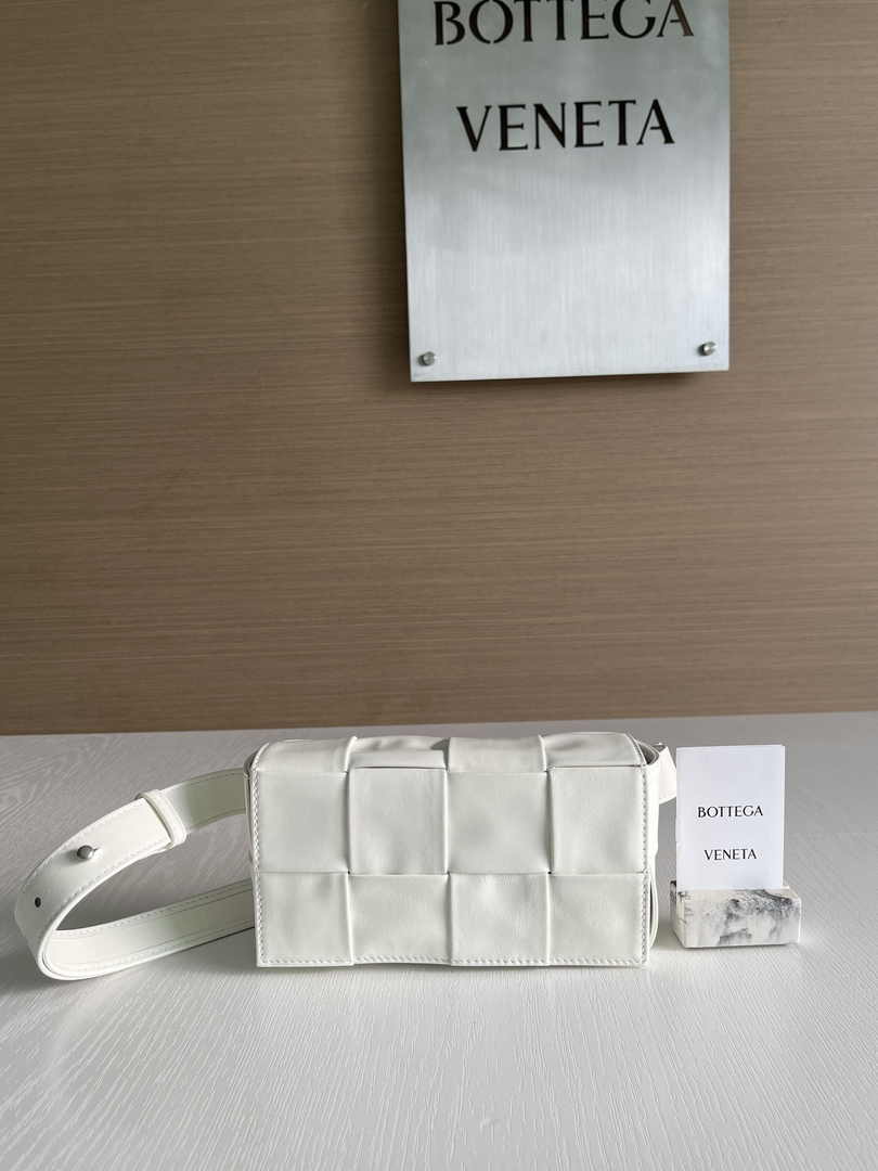 Bottega Veneta Cassette Belt Bag 651053 Lambskin White