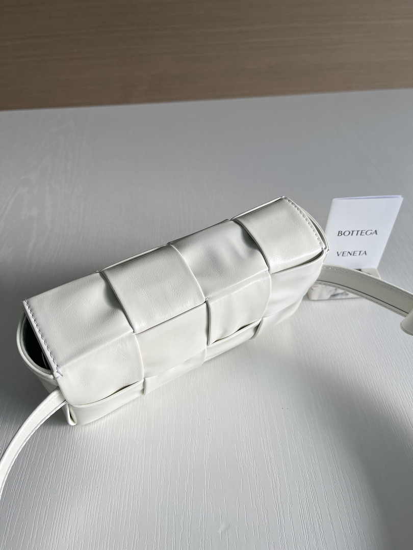 Bottega Veneta Cassette Belt Bag 651053 Lambskin White