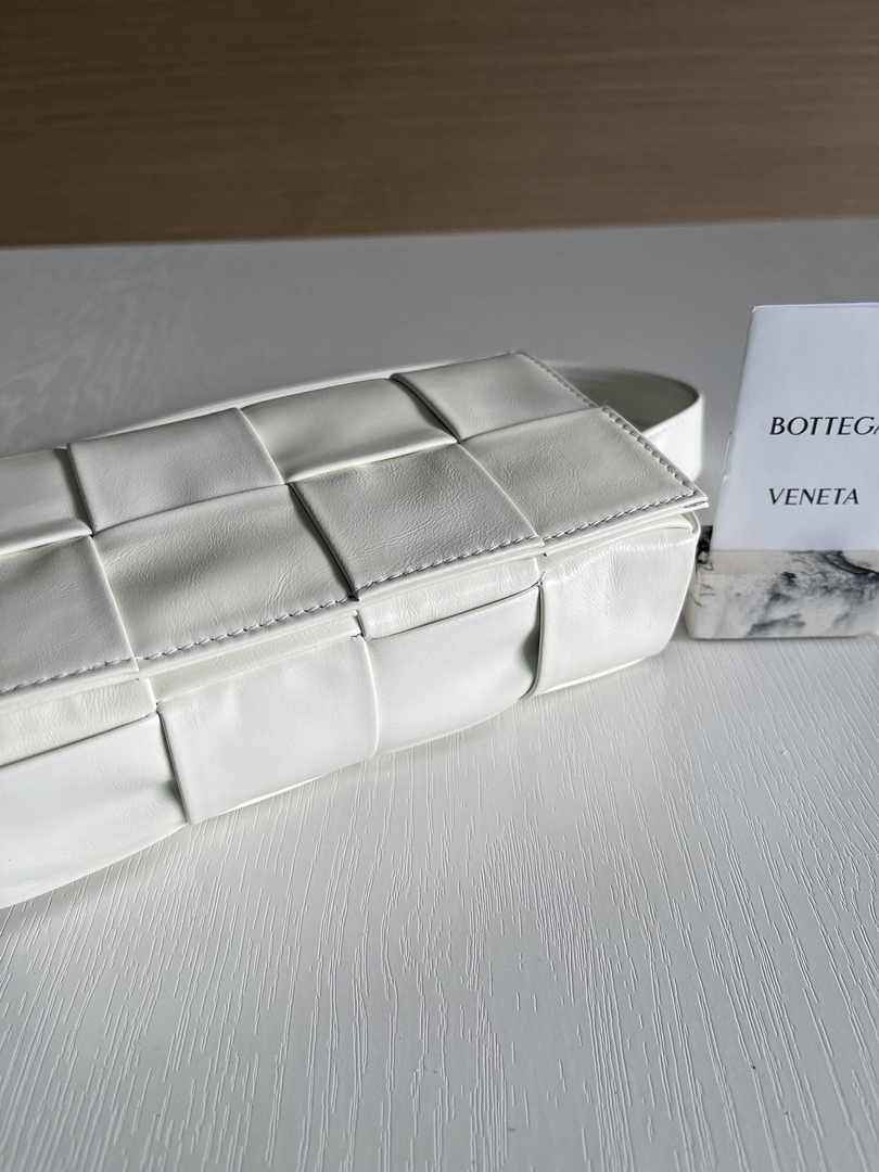 Bottega Veneta Cassette Belt Bag 651053 Lambskin White