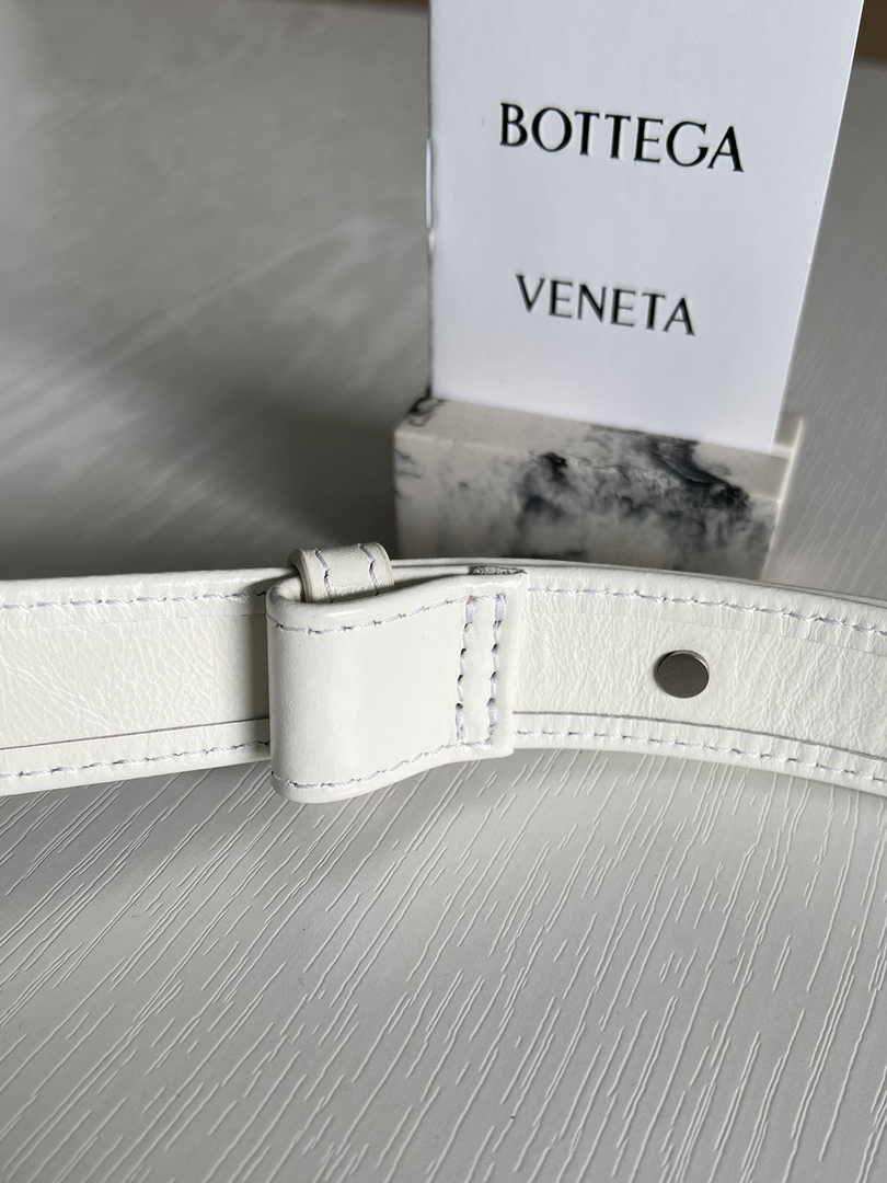 Bottega Veneta Cassette Belt Bag 651053 Lambskin White