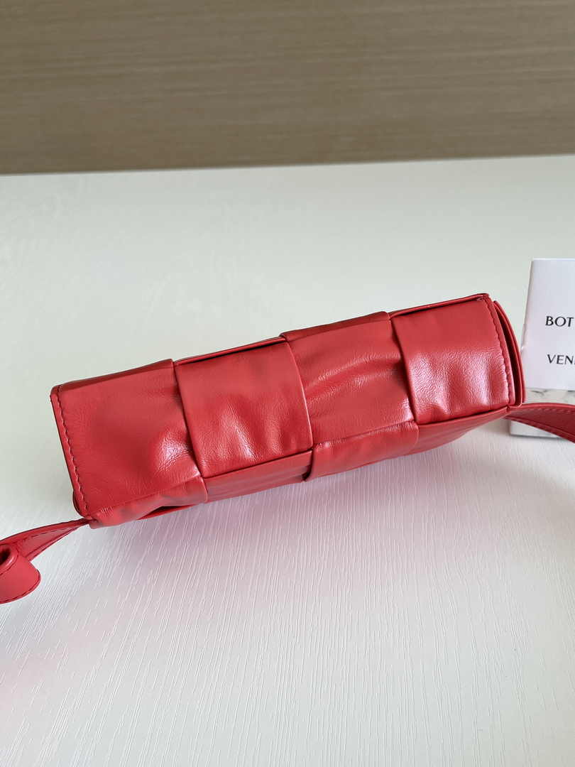 Bottega Veneta Cassette Belt Bag 651053 Lambskin Red