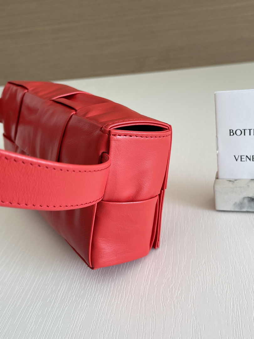 Bottega Veneta Cassette Belt Bag 651053 Lambskin Red