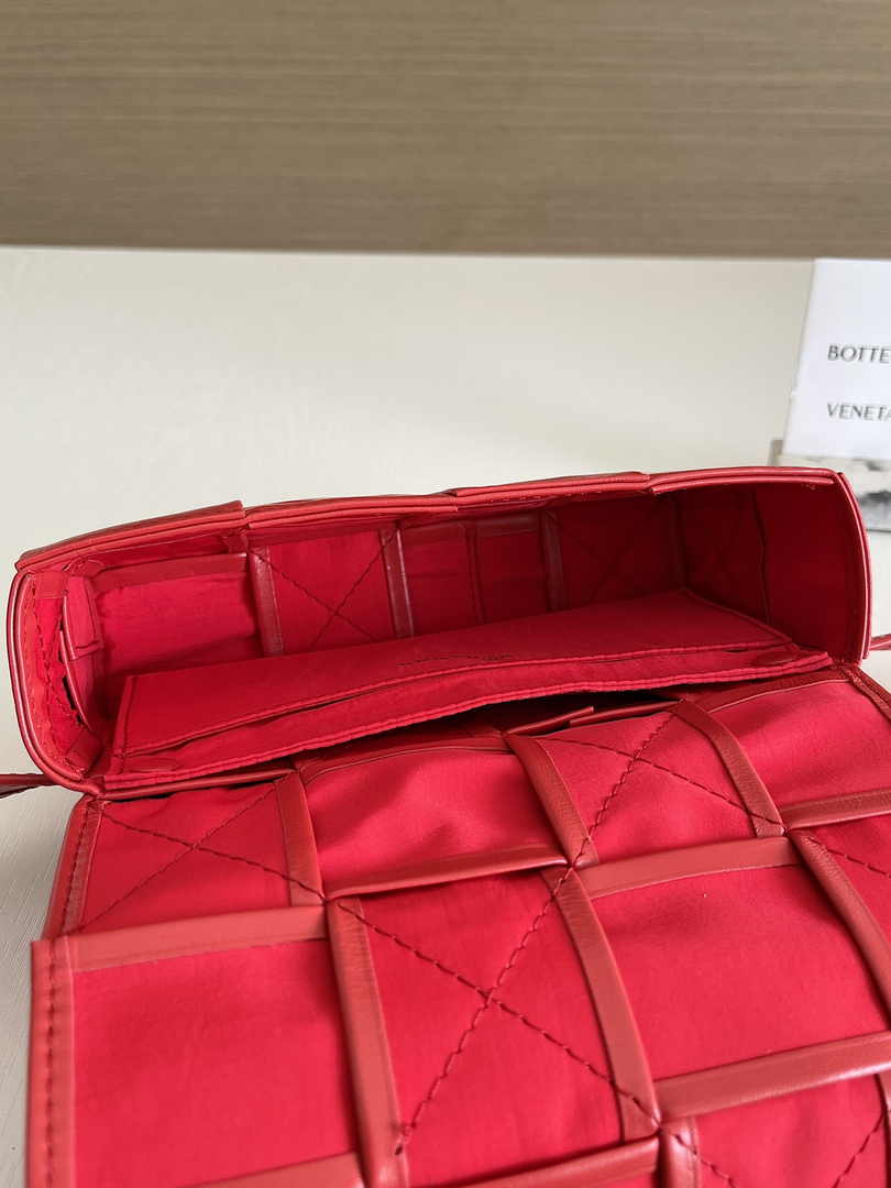 Bottega Veneta Cassette Belt Bag 651053 Lambskin Red