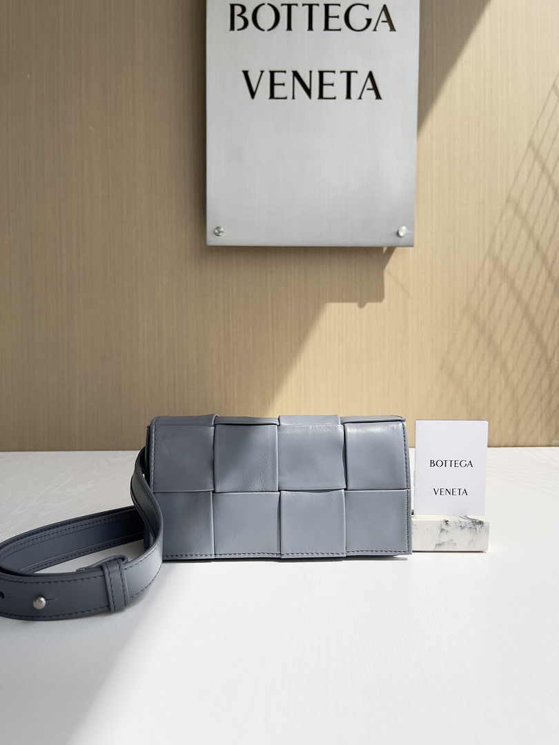 Bottega Veneta Cassette Belt Bag 651053 Lambskin Gray