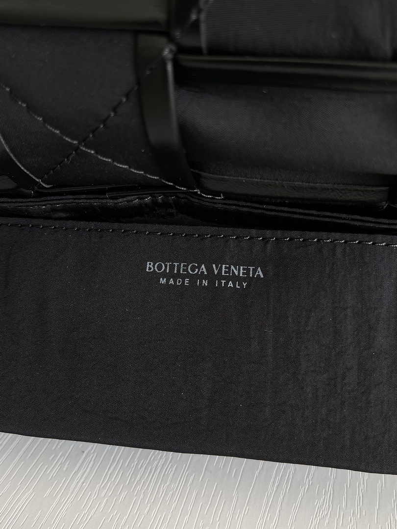 Bottega Veneta Cassette Belt Bag 651053 Lambskin Black