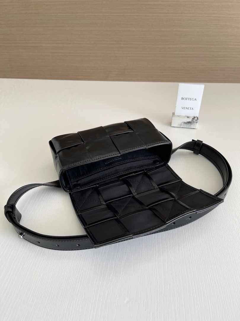 Bottega Veneta Cassette Belt Bag 651053 Lambskin Black