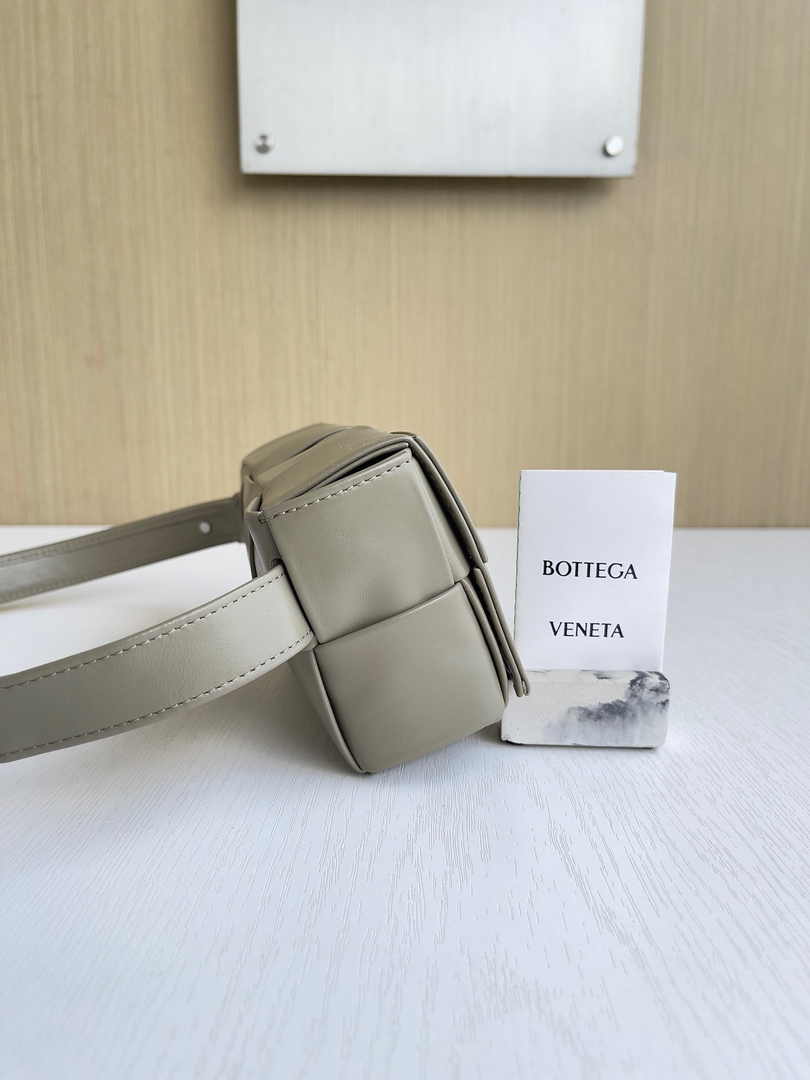 Bottega Veneta Cassette Belt Bag 651053 Lambskin Light Gray
