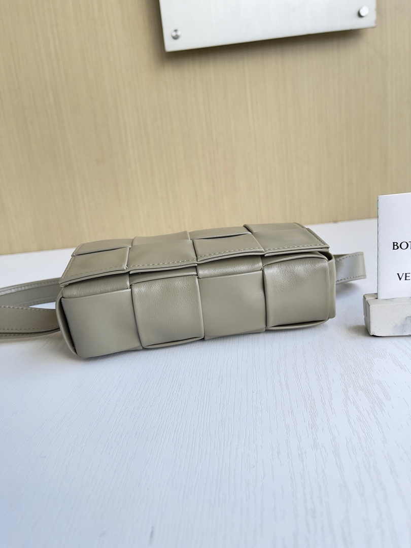Bottega Veneta Cassette Belt Bag 651053 Lambskin Light Gray