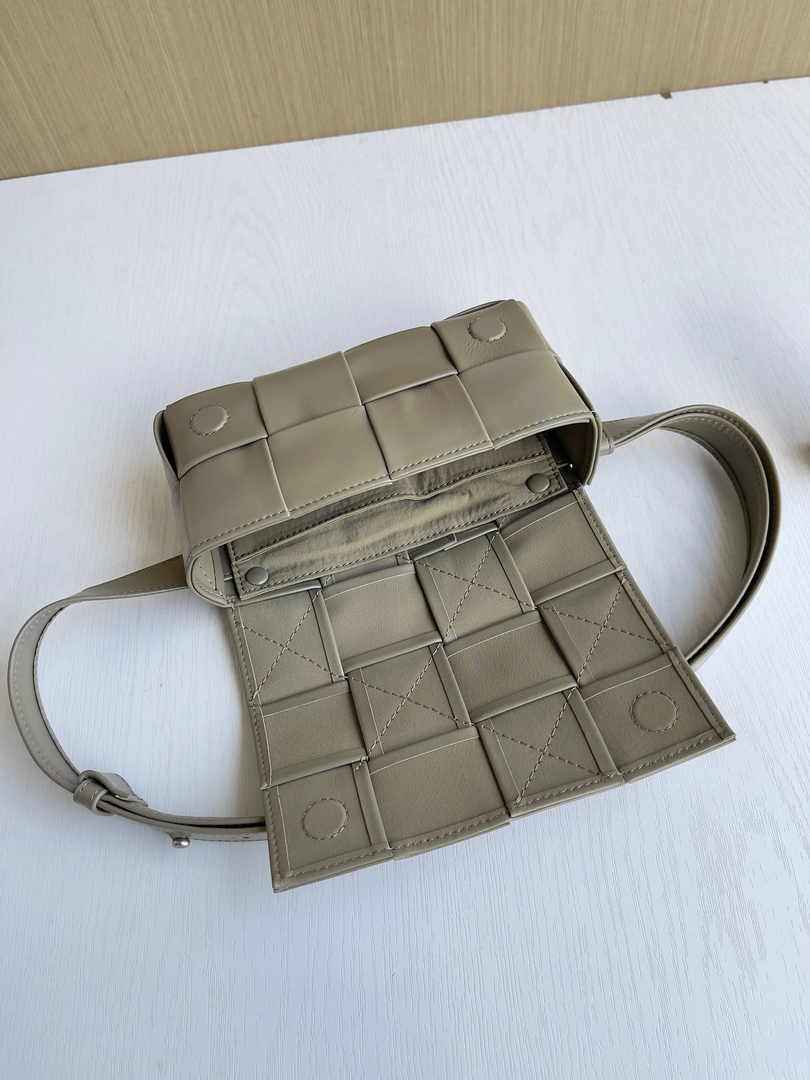 Bottega Veneta Cassette Belt Bag 651053 Lambskin Light Gray