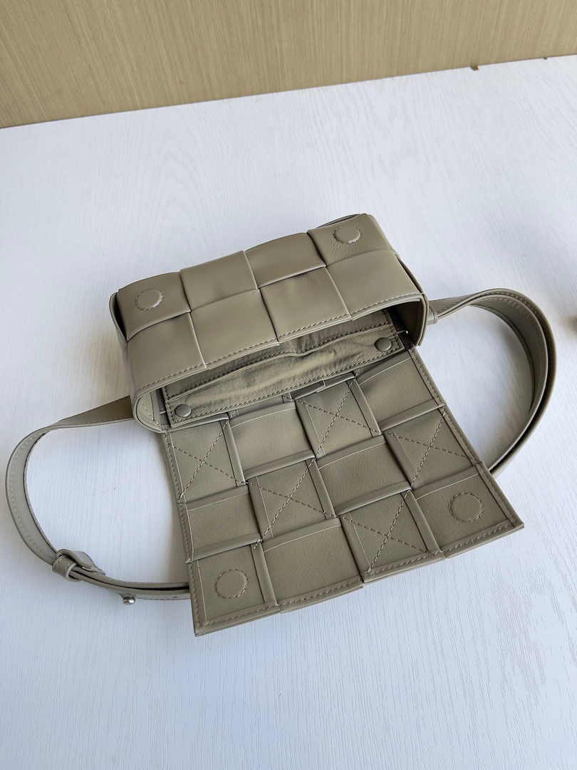 Bottega Veneta Cassette Belt Bag 651053 Lambskin Light Gray